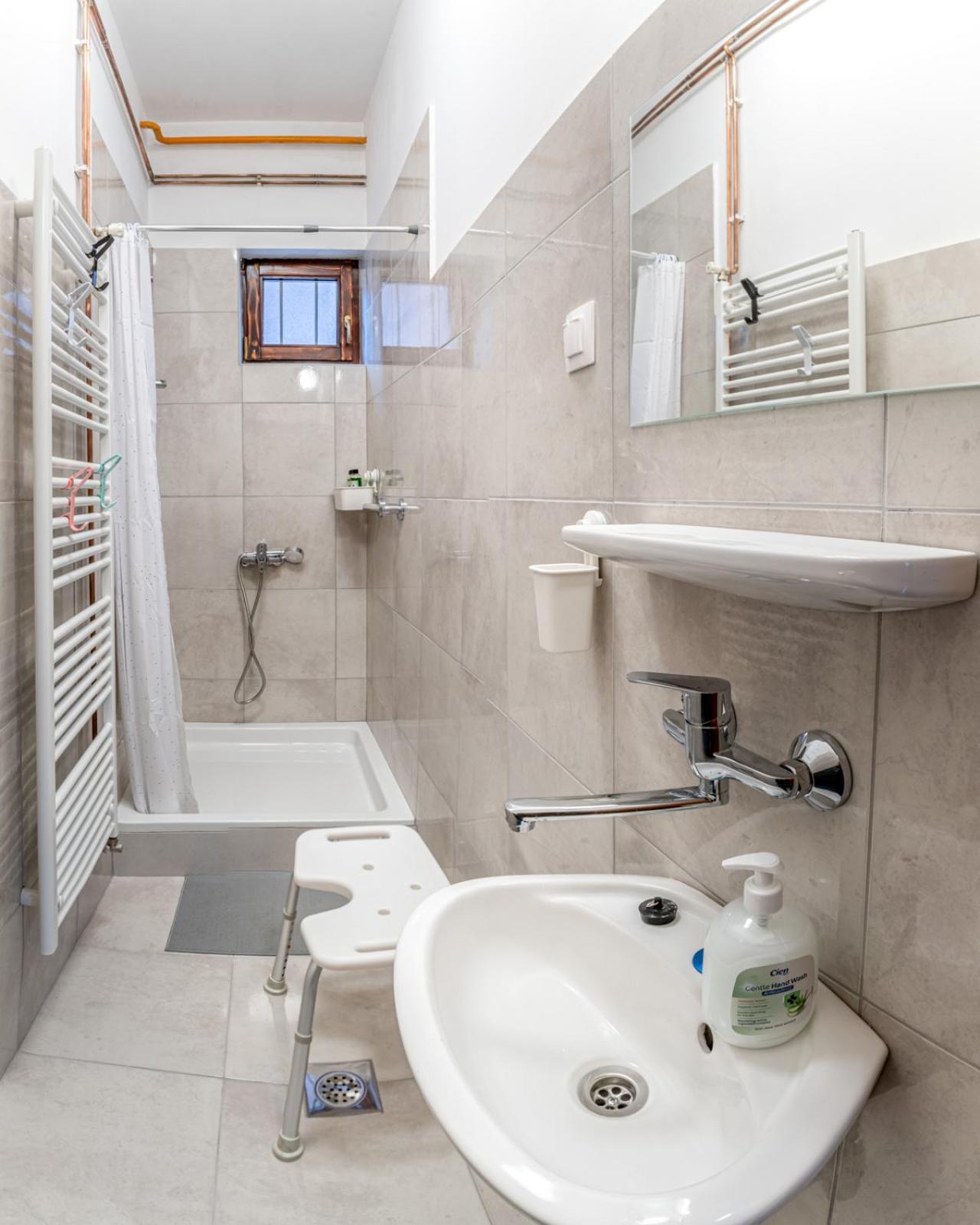 Apartman Jabuka Karlovac Exteriör bild